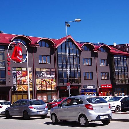 Hotel Oxigen Петрошань Екстер'єр фото