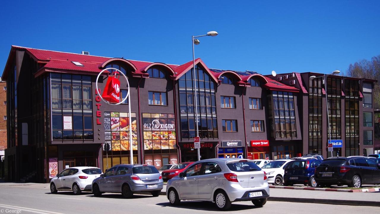 Hotel Oxigen Петрошань Екстер'єр фото