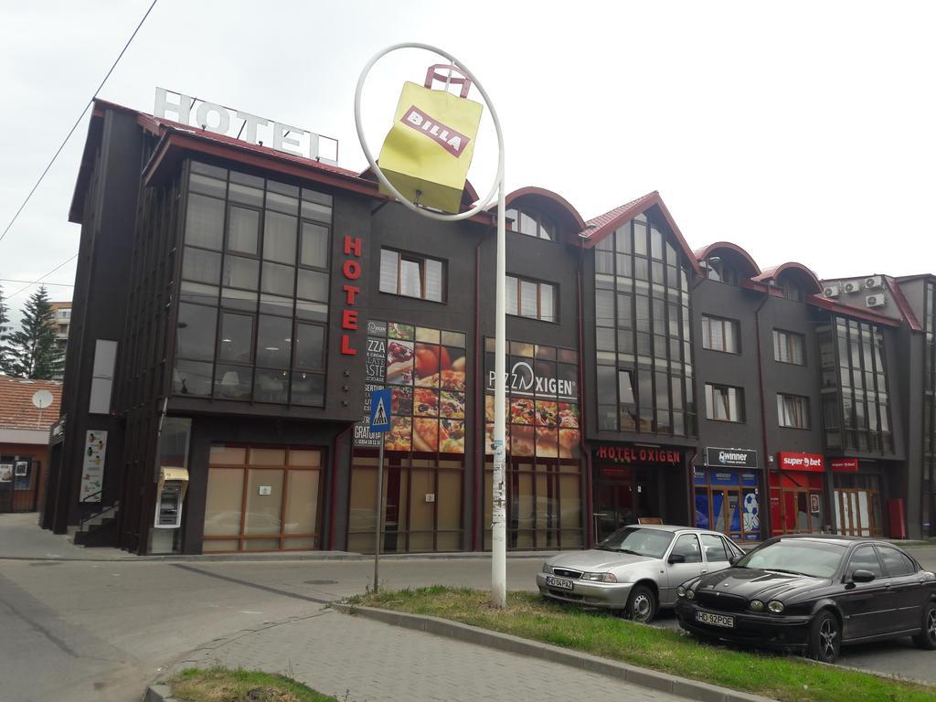 Hotel Oxigen Петрошань Екстер'єр фото